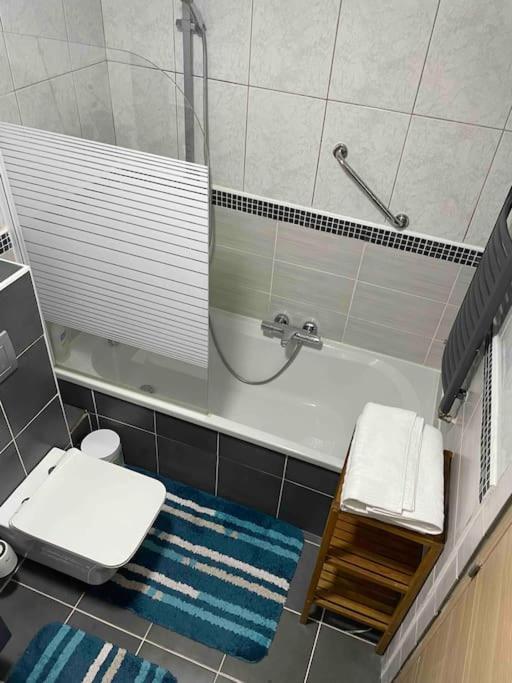 Superbe Appartement Dans Le Centre De Mons - Arivee Autonome Exterior photo