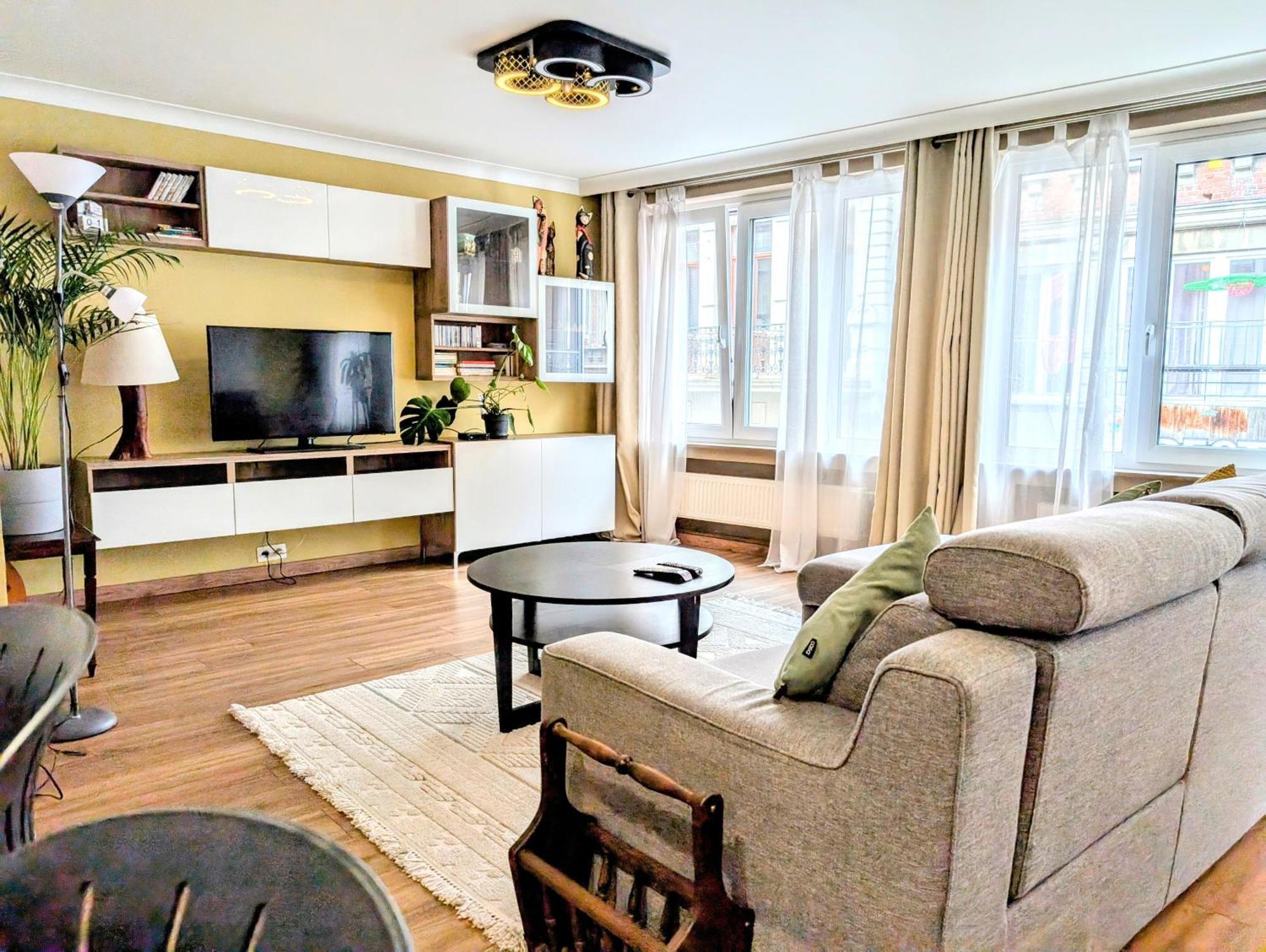 Superbe Appartement Dans Le Centre De Mons - Arivee Autonome Exterior photo