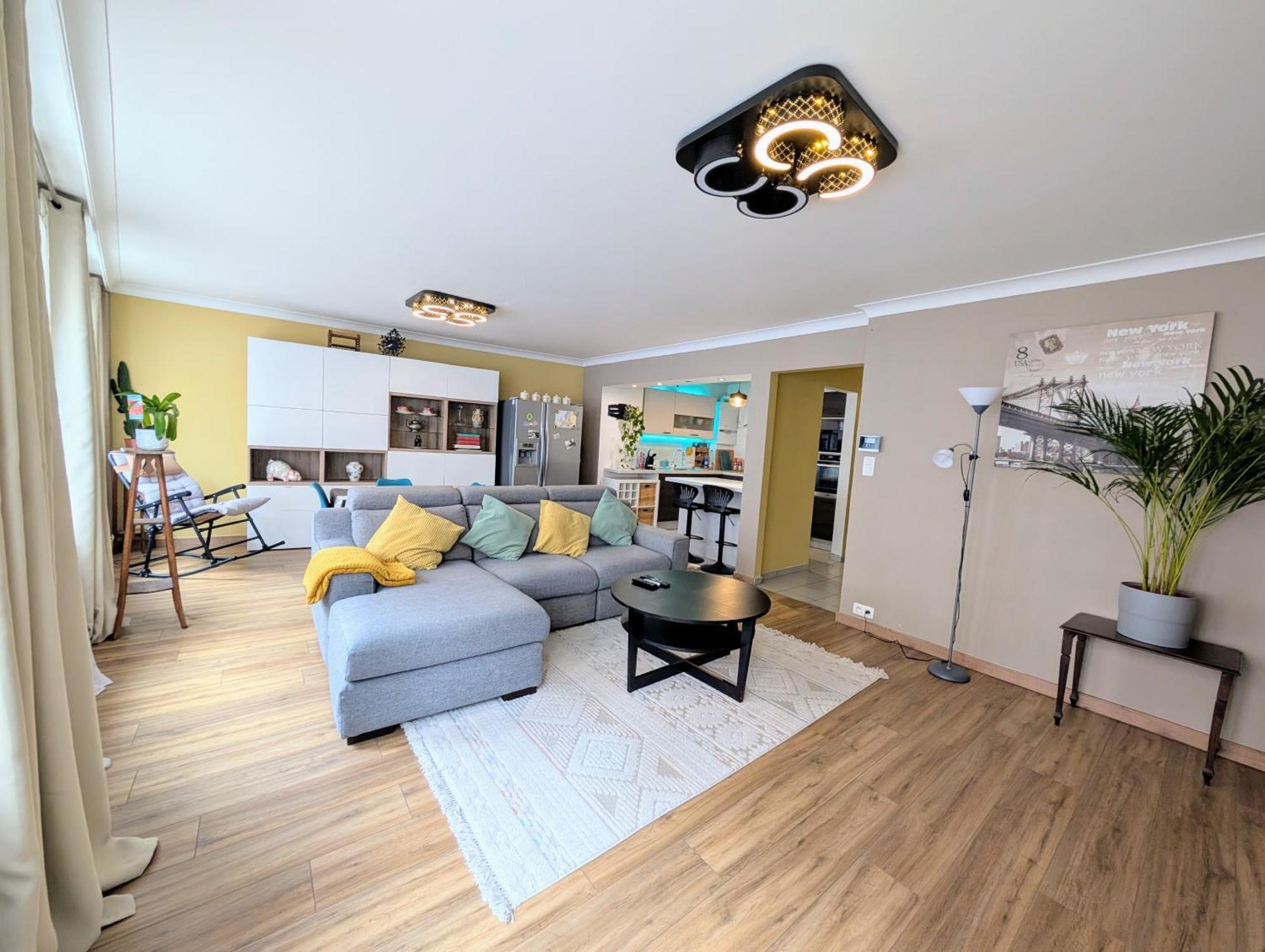 Superbe Appartement Dans Le Centre De Mons - Arivee Autonome Exterior photo
